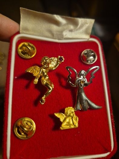 3 Angel Pins