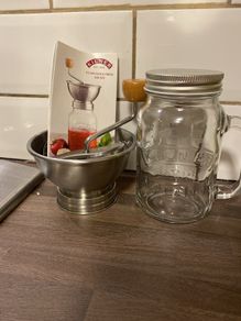 kilner sauce press and shaker jar