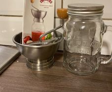 kilner sauce press and shaker jar