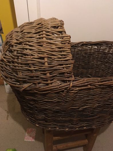 Wicker cot basket