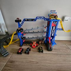 Monster Jam Garage