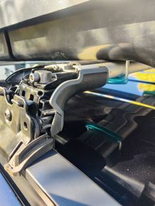 HYUNDAI Tucson 3rd gen /KIA Sportage 4th gen roof bars rental