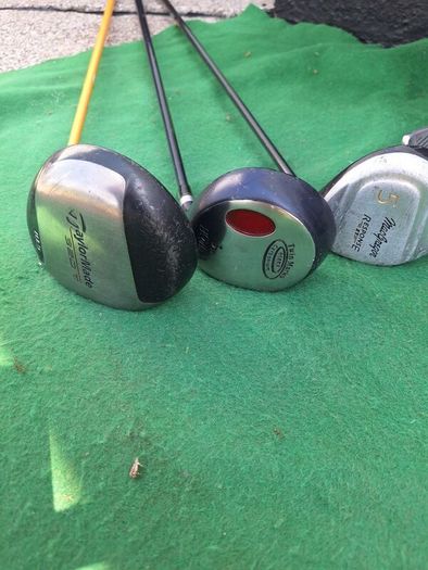 Golf clubs, full set and bag.
