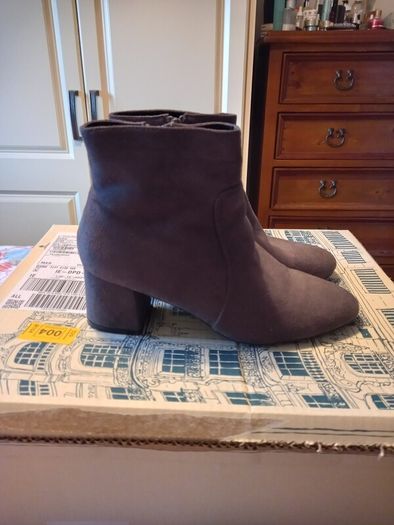 Oasis ankle boots, colour grey, size 6