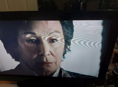 Toshiba 32 inch LCD Colour TV, Model No. 32AV933B, No Remote Contro