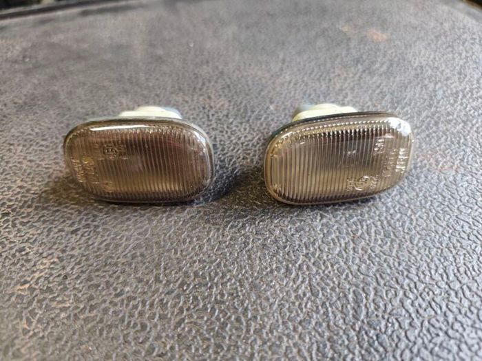 ZZW30 Toyota MR2/ MR-S Tinted Fender OEM Indicators