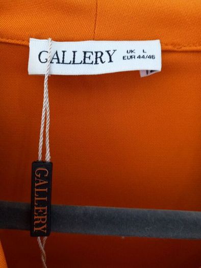 BNWT Gallery Top