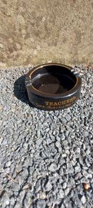 Teachers black ashtray,, sold as is ,see pictures for condition, nice used condition, free shipping within Ireland, nice in any home bar, restaurant ,man cave ,etc