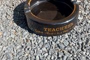 Teachers black ashtray,, sold as is ,see pictures for condition, nice used condition, free shipping within Ireland, nice in any home bar, restaurant ,man cave ,etc