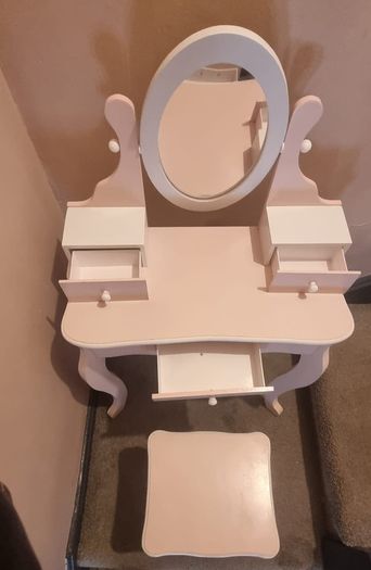 Kids Dressing Table