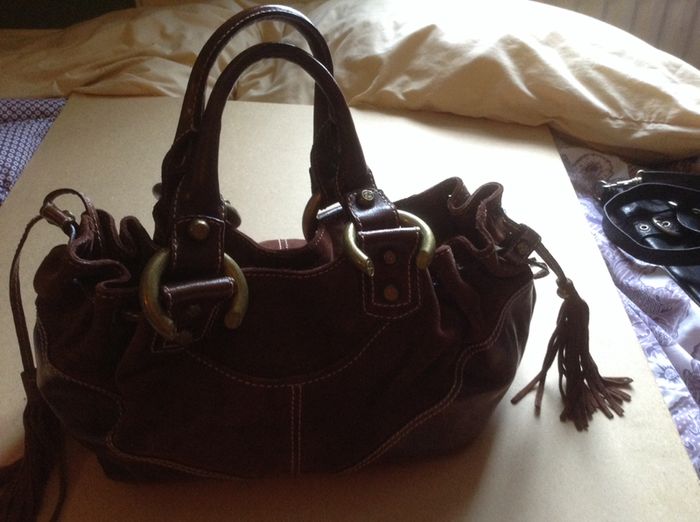 A leather Francesco Biasia handbag