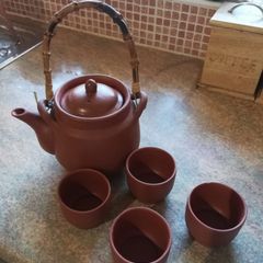 Brand New Clay Teapot with 4 Matching cups