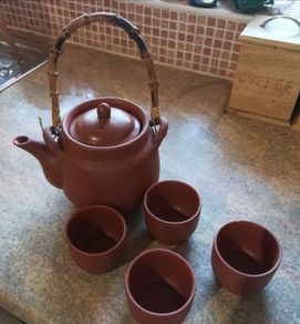 Brand New Clay Teapot with 4 Matching cups