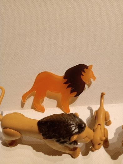 Playmobil Lion Lioness and Cub