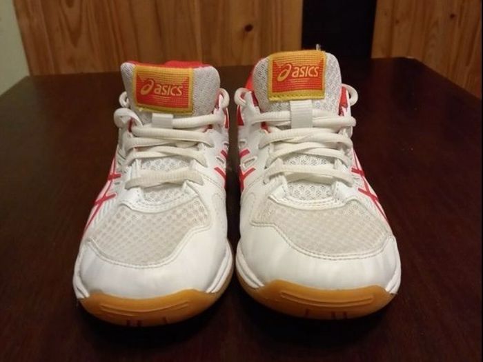 ASICS Upcourt UK Size 2.5