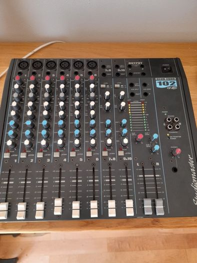 Studiomaster Club 2000 102 Hiz Plus mixer