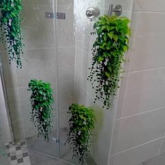 Foldable shower screen