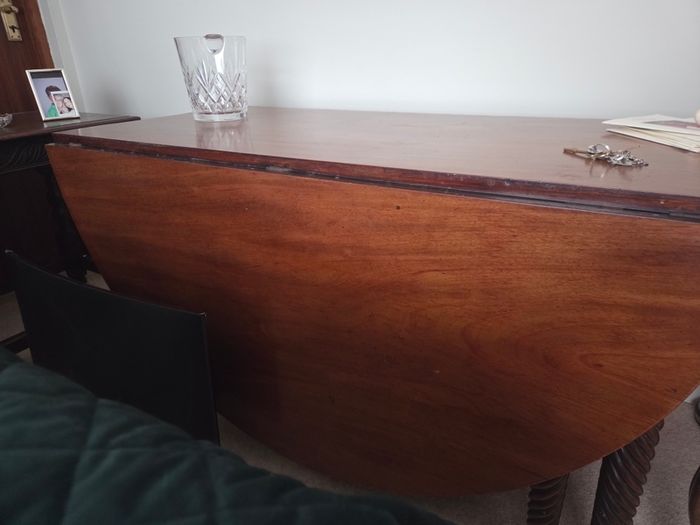 Dining table -collapasable. REDUCED price