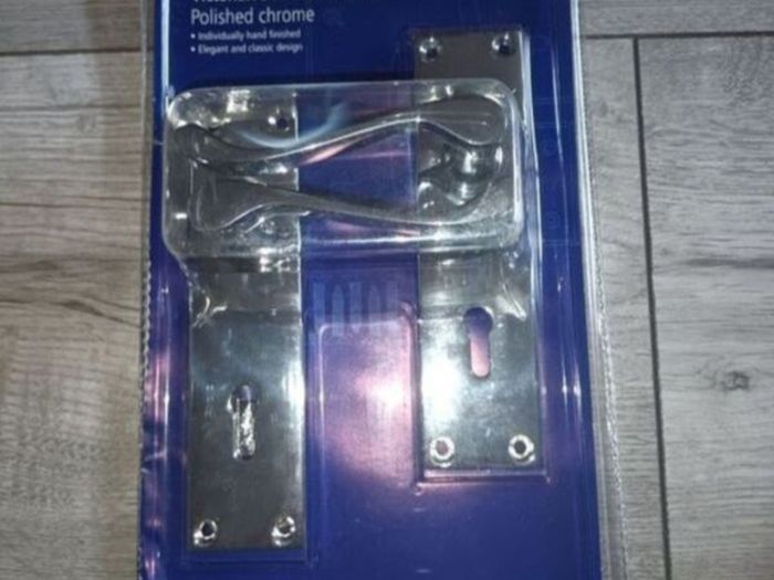 Brand New Victorian Scroll Lever Lock Polished Chrome Individually Hand Finished Elegant & Class Design Door Handles x2 - RRP - 28.99