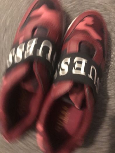 guess runners size 4.5