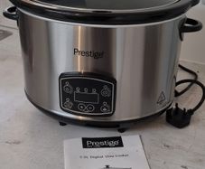Slow cooker