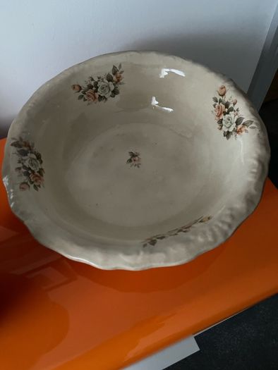 Staffordshire jug and wash bowl