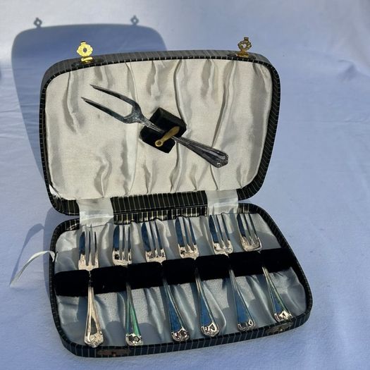 Vintage Set of 6 Silver Plated Cake Forks in Original Case - 1950s