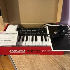 Akai MPK Mini MKII MIDI Keyboard, Mint Condition in Box with Cables & Manuals