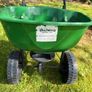 rotary lawn spreader Image 3