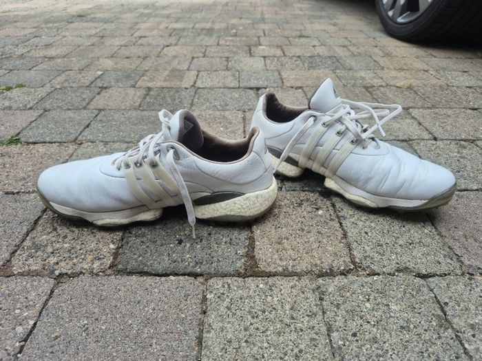 golf shoes