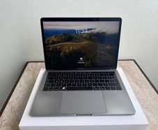 MacBook Pro (13-inch, 2019, Four Thunderbolt 3 ports)