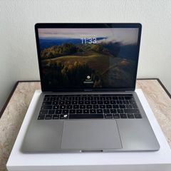 MacBook Pro (13-inch, 2019, Four Thunderbolt 3 ports)