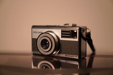 Zeiss Ikon Ikomatic A Compact Camera