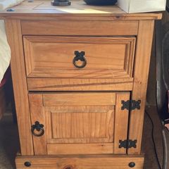 bedside chest pine