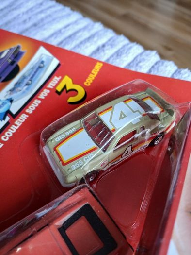 Ferrari Testarossa / Buick Le Sabre Matchbox Super Colour Changers