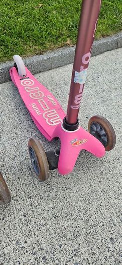 1x Pink Micro Mini Scooters