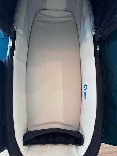 Nuna PIPA urbn car seat + Nuna LYTL newborn bassinet/carrycot + adaptor