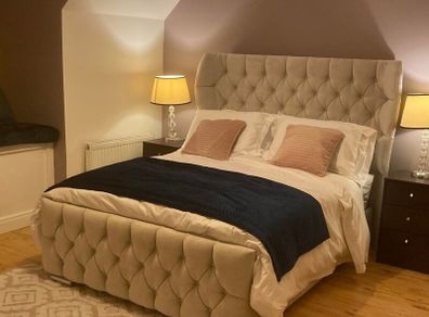 King size Wing Back Bed