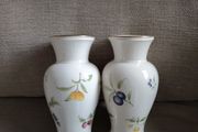Two small collectable Arklow pottery matching vases