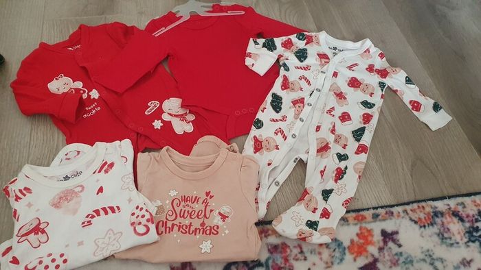 Christmas sleepsuits and bodysuit