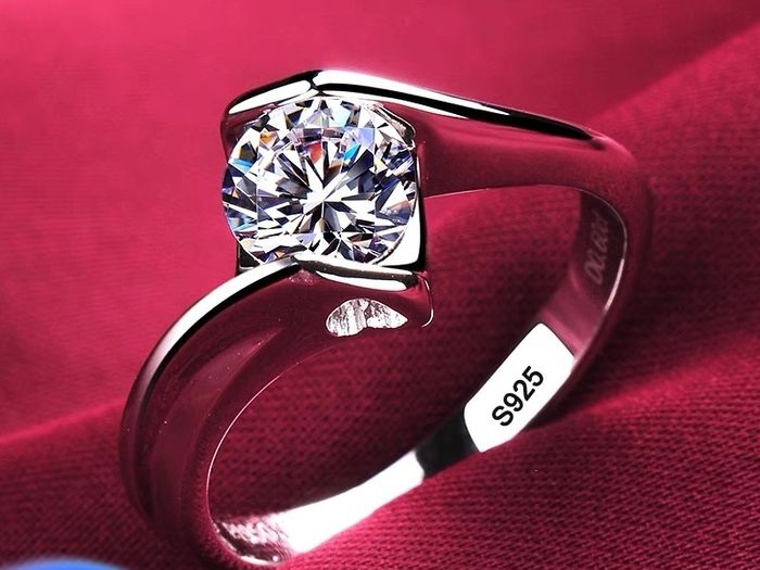 Women's silver ring