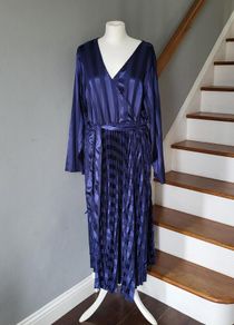 CurveWow navy satin stripe pleated dress, Size 20, BNWT