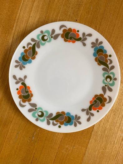 Pyrex Plates