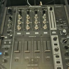 Pioneer Dj mixer DJM750 (includes free CDJ coffin flight case)