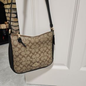 Coach (Authentic) new