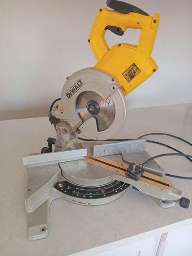Dewalt mitre saw