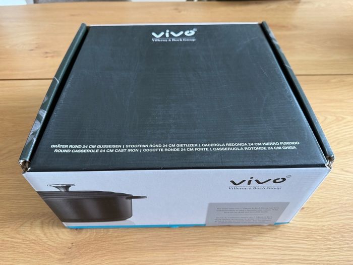 Brand new Vivo by Villeroy and Boch Group Cast Iron Casserole Dish with Self-Basting Pan Lid