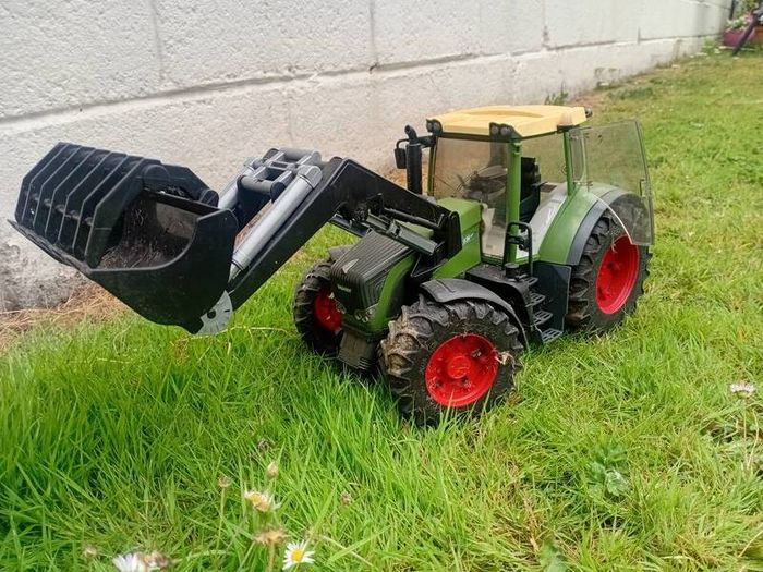 Bruder Fendt 930 Vario Tractor