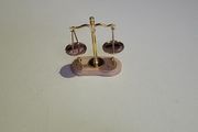 Balance scales miniature
