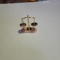 Balance scales miniature